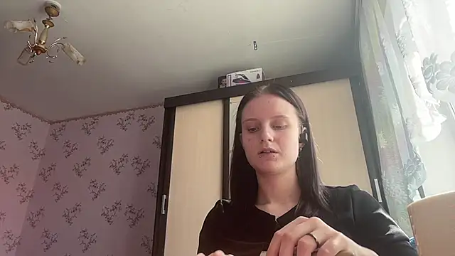 SofiaOops 1 online show from April 17, 2026, 9:23 am