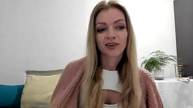 Snapshot of Severina7 chatting on June 15, 2026, 6:29 pm Severina7 online show from June 15, 2026, 6:29 pm