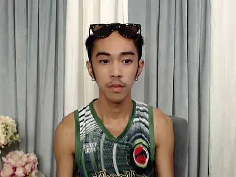 Snapshot of crocodale chatting on April 14, 2026, 1:21 am crocodale online show from April 14, 2026, 1:21 am