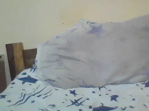 Snapshot of Honnnyyy chatting on April 24, 2026, 12:40 pm Honnnyyy online show from April 24, 2026, 12:40 pm