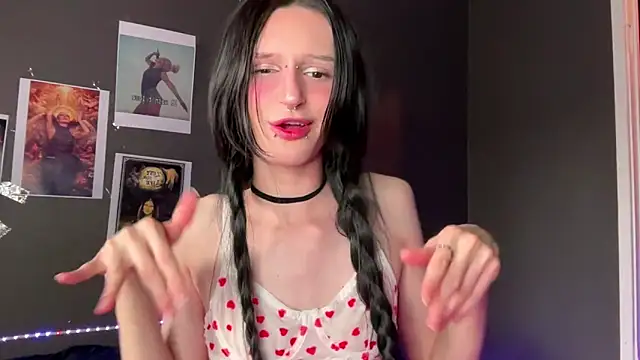 Niky Long online show from April 15, 2026, 10:21 am