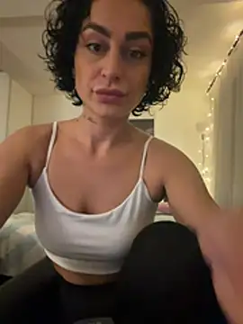 CurlyRouge online show from May 8, 2026, 10:24 pm
