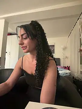 CurlyRouge online show from May 12, 2026, 8:59 pm