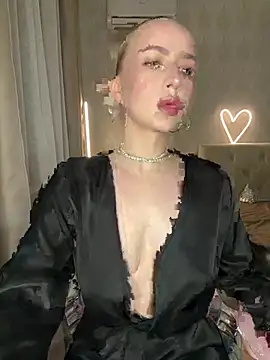 AlisaPearl online show from June 25, 2026, 7:41 pm