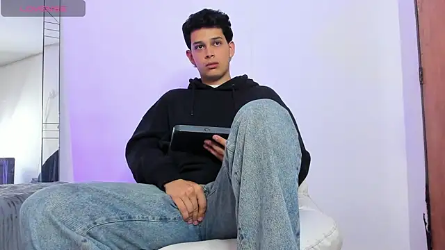 elijah stoone online show from April 16, 2026, 1:12 pm