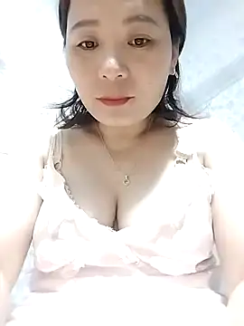 Snapshot of ManaMi-Amii chatting on April 22, 2026, 2:13 pm ManaMi-Amii online show from April 22, 2026, 2:13 pm