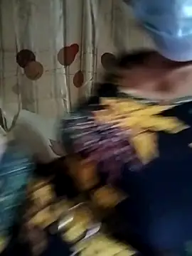 Snapshot of ALonmill chatting on April 14, 2026, 1:21 am ALonmill online show from April 14, 2026, 1:21 am