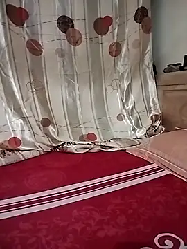 Snapshot of ALonmill chatting on April 15, 2026, 11:05 pm ALonmill online show from April 15, 2026, 11:05 pm