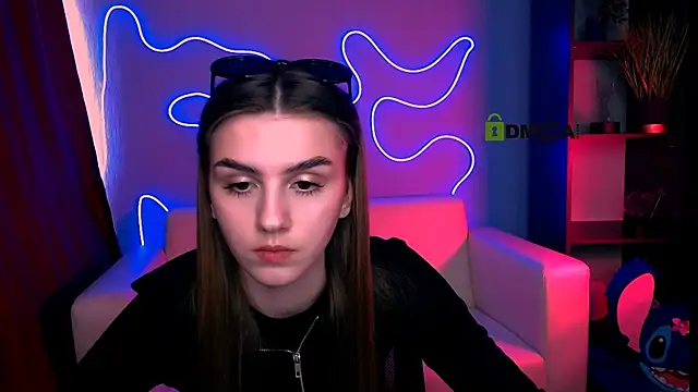 emma hazell online show from April 27, 2026, 2:04 pm