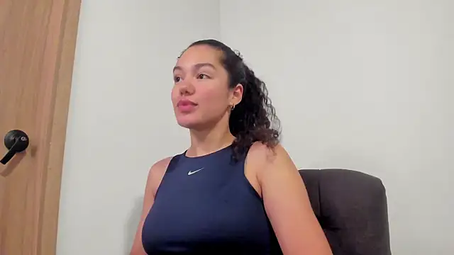 MiaRouseex online show from May 24, 2026, 12:43 am