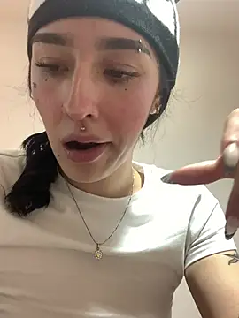 Snapshot of NickieCute- chatting on April 15, 2026, 7:29 pm NickieCute- online show from April 15, 2026, 7:29 pm