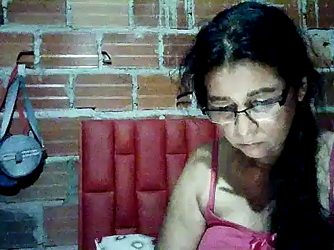 Snapshot of lola_teem chatting on April 16, 2026, 5:41 am lola teem online show from April 16, 2026, 5:41 am