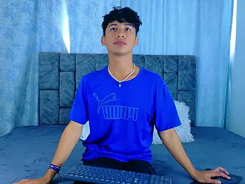 IhanKing online show from May 17, 2026, 6:19 pm