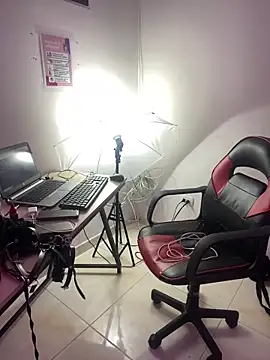 AMY 0317 online show from May 11, 2026, 10:38 am