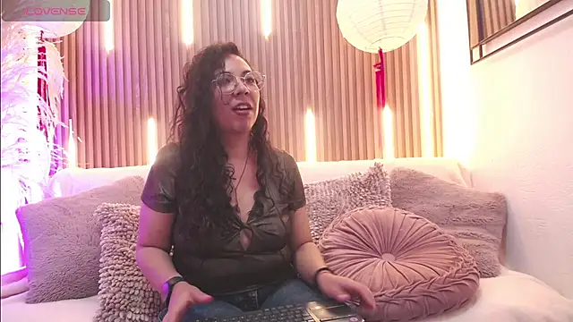 Velvet Curly online show from June 12, 2026, 12:36 pm