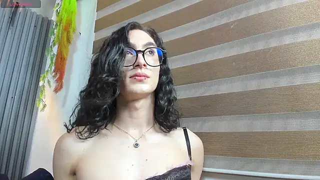 Snapshot of Shammy_rosse chatting on June 10, 2026, 10:00 pm Shammy rosse online show from June 10, 2026, 10:00 pm