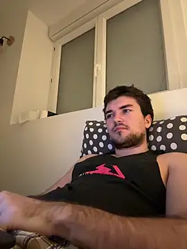 Weanny online show from April 16, 2026, 7:47 pm