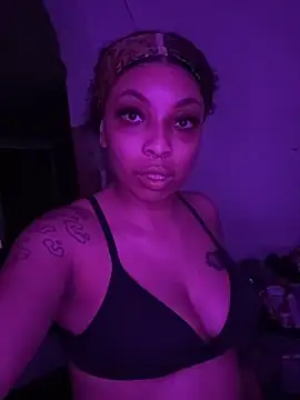 phatpussycat6967 online show from April 15, 2026, 10:10 pm