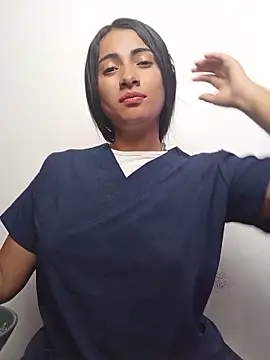 DaniellaGiraldo online show from May 11, 2026, 2:07 pm