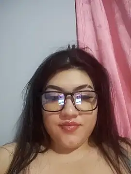 Snapshot of Mia2024 chatting on April 14, 2026, 4:06 am Mia2024 online show from April 14, 2026, 4:06 am