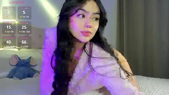 holly444  online show from June 4, 2026, 4:50 am