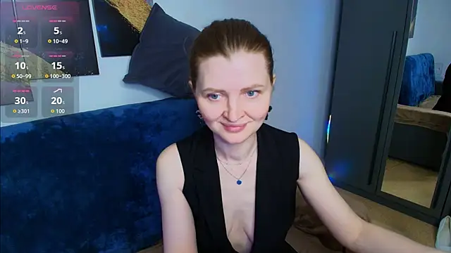 Snapshot of Liza__Evans chatting on June 2, 2026, 2:22 am Liza Evans online show from June 2, 2026, 2:22 am