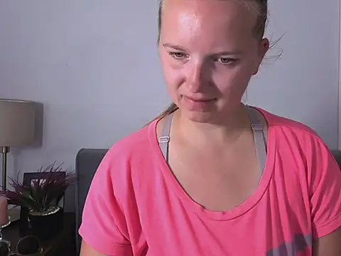 Snapshot of RoseTeacherX chatting on July 6, 2026, 6:31 am RoseTeacherX online show from July 6, 2026, 6:31 am