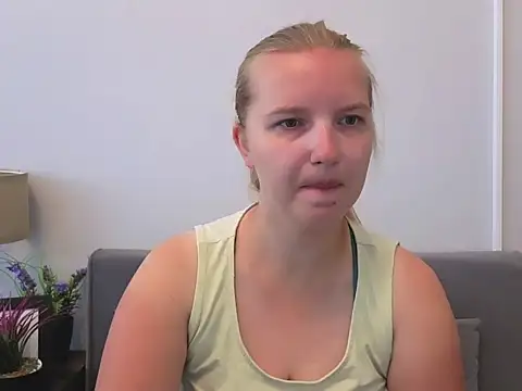 Snapshot of RoseTeacherX chatting on June 22, 2026, 7:38 am RoseTeacherX online show from June 22, 2026, 7:38 am