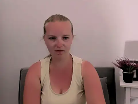 Snapshot of RoseTeacherX chatting on July 14, 2026, 5:08 pm RoseTeacherX online show from July 14, 2026, 5:08 pm
