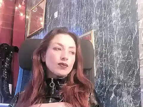 Queenscarlettsecret online show from April 15, 2026, 7:58 pm