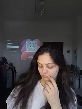 Snapshot of _Mikky_lil_ chatting on June 12, 2026, 3:43 pm Mikky lil online show from June 12, 2026, 3:43 pm