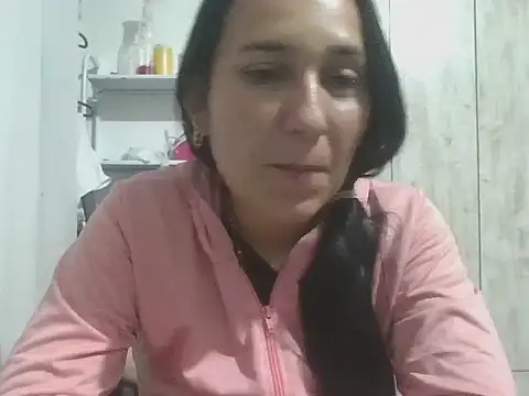 Snapshot of Dramaqueenlive chatting on April 15, 2026, 11:38 pm Dramaqueenlive online show from April 15, 2026, 11:38 pm