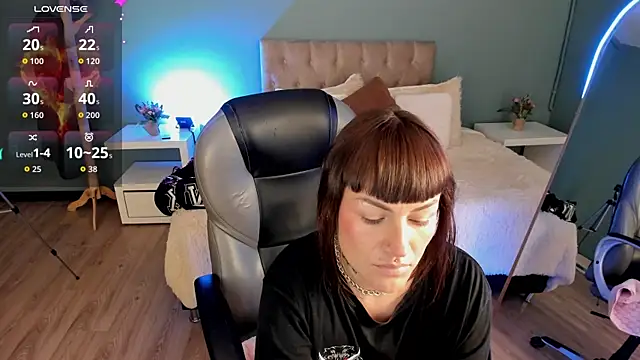 Kim Jeins666  online show from June 1, 2026, 7:02 pm