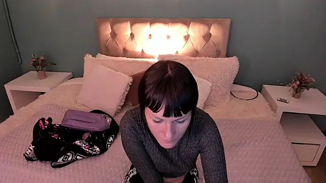 Kim Jeins666  online show from May 27, 2026, 12:45 pm
