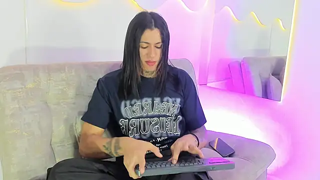 Snapshot of Aohomlester_ chatting on July 20, 2026, 1:13 pm Aohomlester online show from July 20, 2026, 1:13 pm