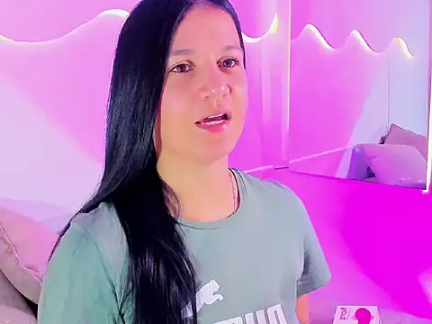 Snapshot of MiaMalcova__ chatting on May 18, 2026, 2:11 pm MiaMalcova online show from May 18, 2026, 2:11 pm