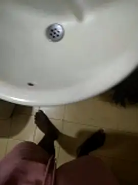 juniorcc123 online show from April 15, 2026, 4:40 am