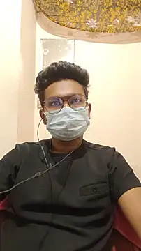 hot boy995 online show from April 18, 2026, 7:22 am