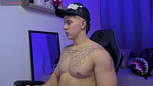 Snapshot of ASHTON_HILS chatting on July 10, 2026, 2:33 am ASHTON HILS online show from July 10, 2026, 2:33 am