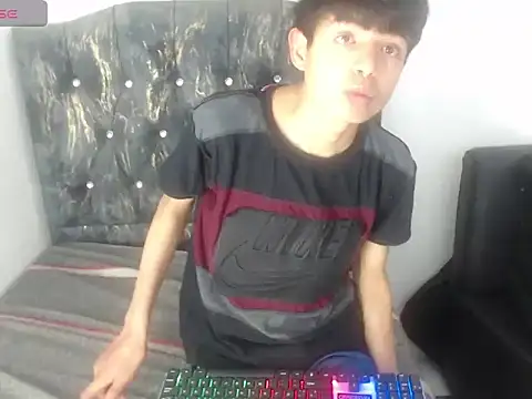 alex it0 online show from April 17, 2026, 7:17 pm