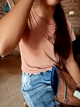 Elena Mia online show from July 5, 2026, 4:19 am