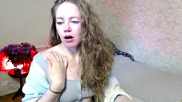 Snapshot of Fern_Lust chatting on May 19, 2026, 7:59 am Fern Lust online show from May 19, 2026, 7:59 am