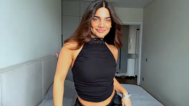 Snapshot of MelindaReny chatting on May 29, 2026, 9:15 am MelindaReny online show from May 29, 2026, 9:15 am