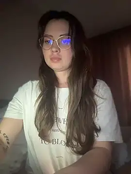 Aitana Magic online show from April 15, 2026, 2:32 pm