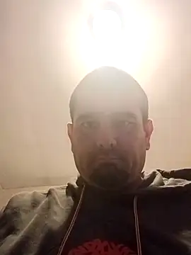 eddsmiles7 online show from April 18, 2026, 5:21 am