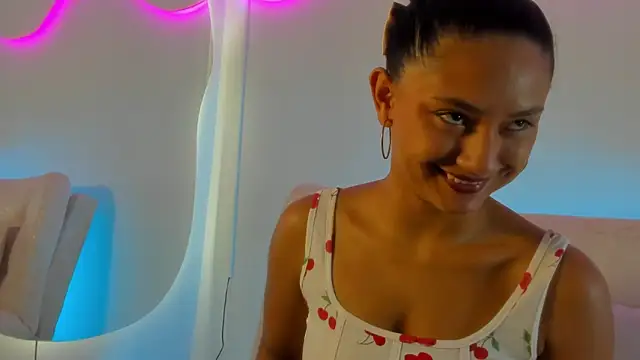 VenusBlazzer online show from May 15, 2026, 1:53 pm