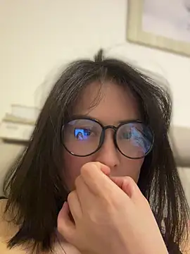 Snapshot of Faye-baby chatting on April 25, 2026, 4:15 pm Faye-baby online show from April 25, 2026, 4:15 pm