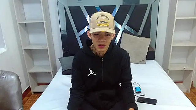 Snapshot of Daniel_Guty chatting on April 24, 2026, 5:37 pm Daniel Guty online show from April 24, 2026, 5:37 pm