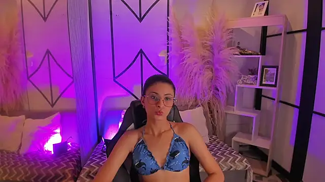 DemiPrince  online show from April 21, 2026, 4:19 am