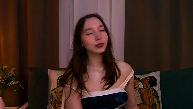 Suzaneey online show from June 28, 2026, 7:20 pm